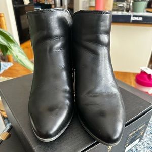 Barely worn FRYE Booties!